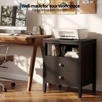 Table de chevet noire avec station de charge, 2 tiroirs et étagère ouverte, table de chevet moderne en bois avec poignées métalliques pour chambre à coucher/salon/bureau