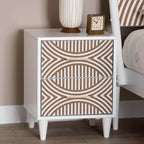Table de chevet 2 tiroirs en bois sculpté côtier, Blanc/Marron naturel