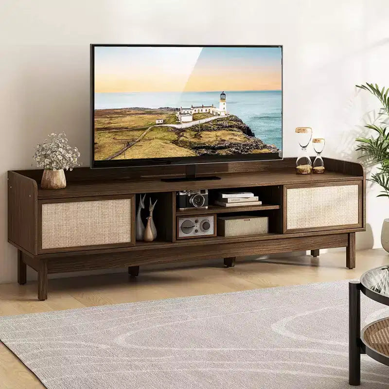 Meuble TV en bois avec rangement, étagère réglable et portes coulissantes tressées, Noyer